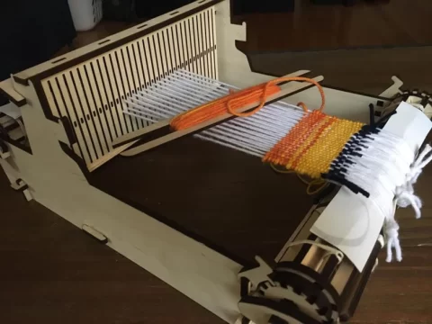 Telar de heddle de mesa pequeño