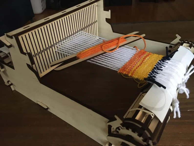 Telar de heddle de mesa pequeño
