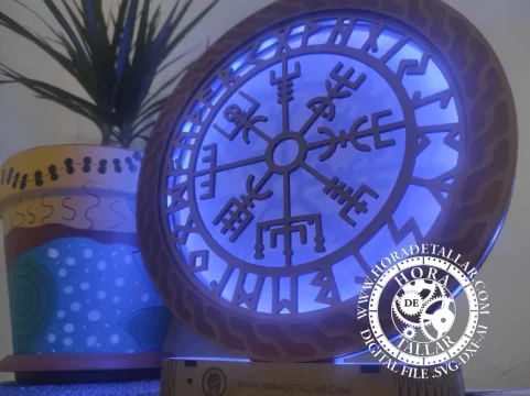 lampara nórdica con símbolo Vegvisir decorativa
