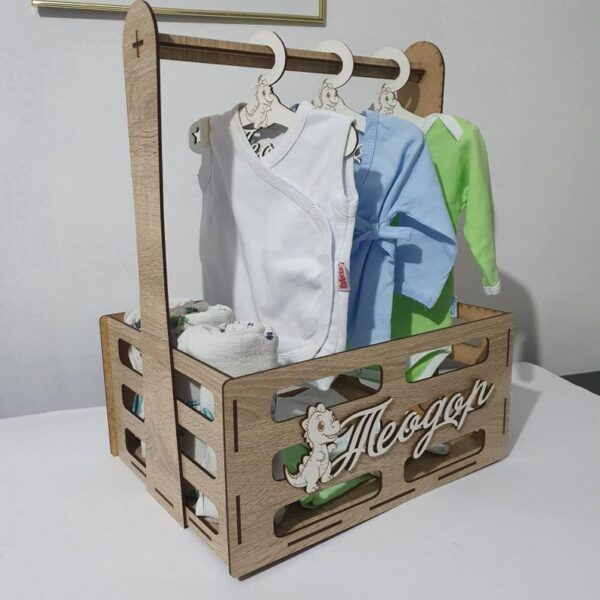Caja de regalo con percha para bebe