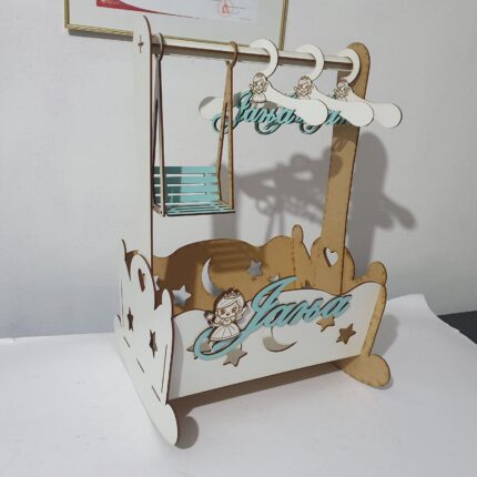 Caja de regalo con columpio y percha para bebe